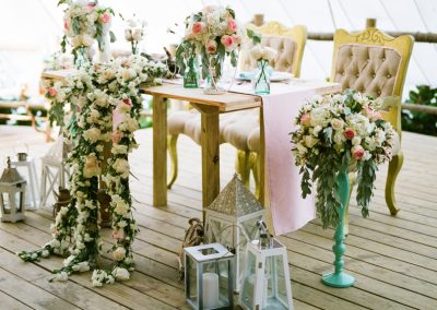 Beautiful rose wedding table
